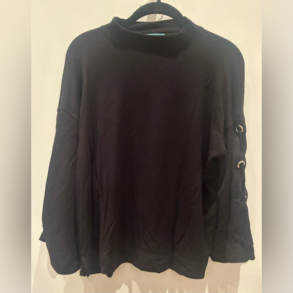 River + Sky Sweat shirt with grommet tie bell shelves